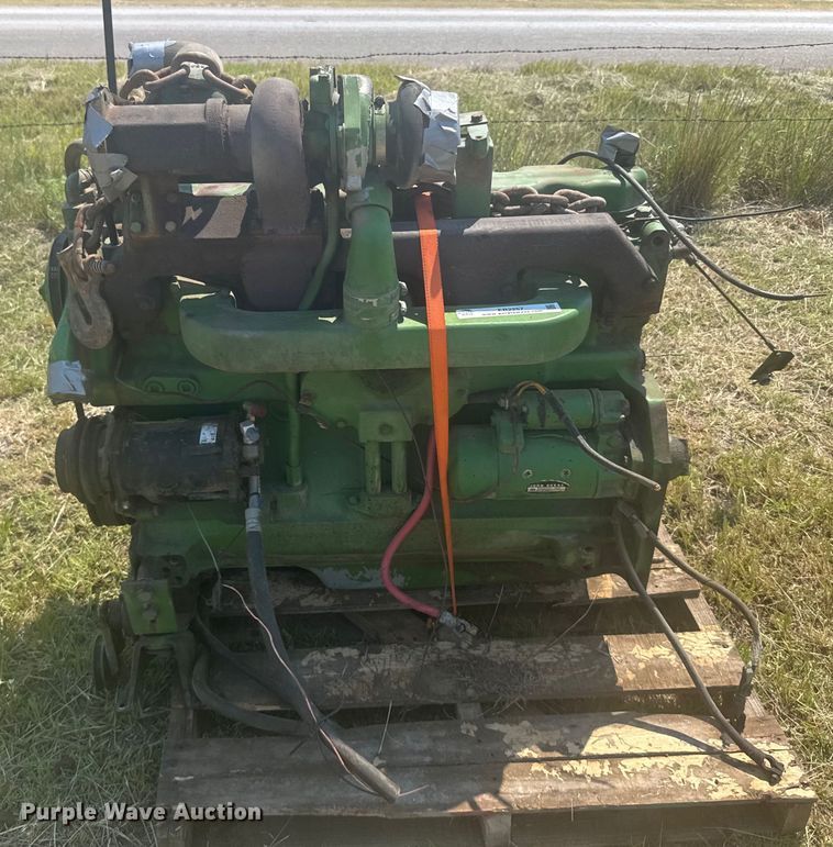 image for item ER2257 John Deere 6404 engine