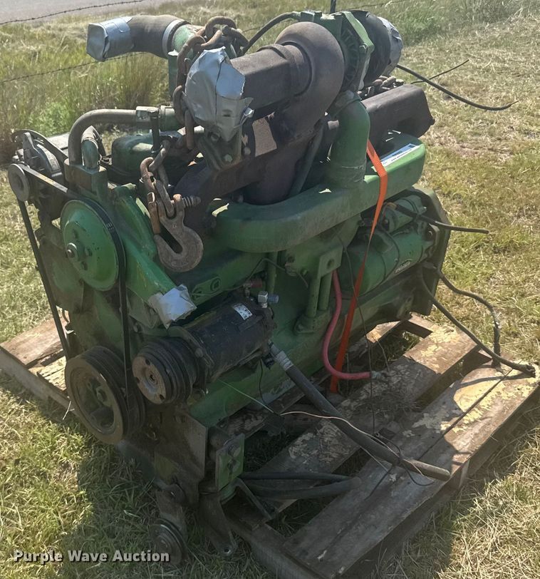image for item ER2257 John Deere 6404 engine