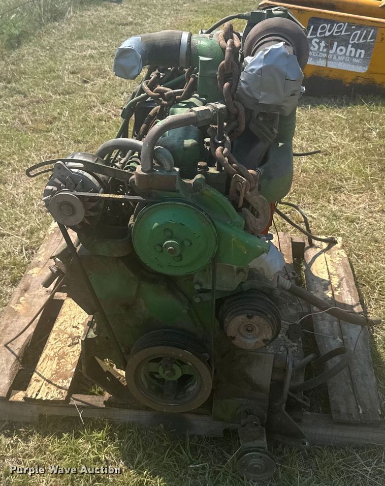 image for item ER2257 John Deere 6404 engine