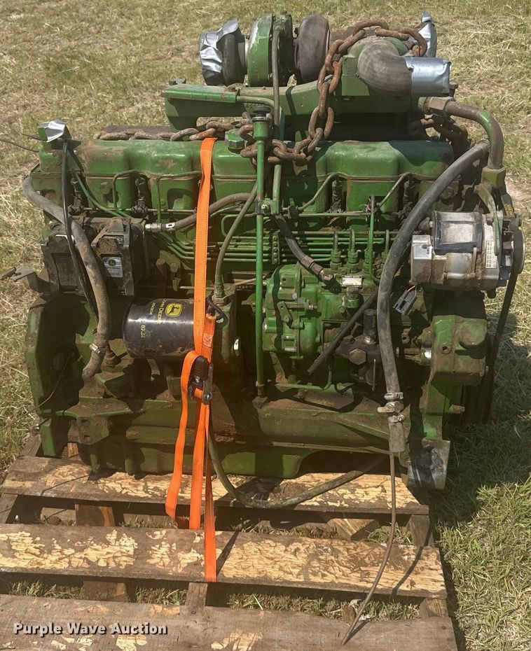 image for item ER2257 John Deere 6404 engine
