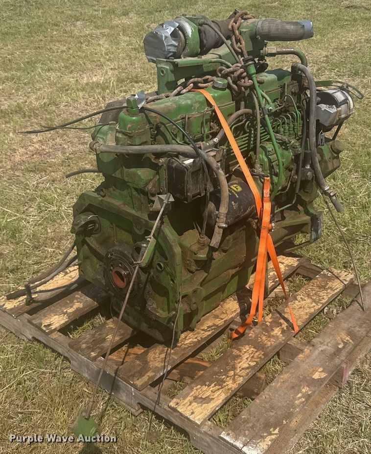 image for item ER2257 John Deere 6404 engine