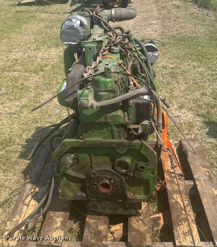 image for item ER2257 John Deere 6404 engine