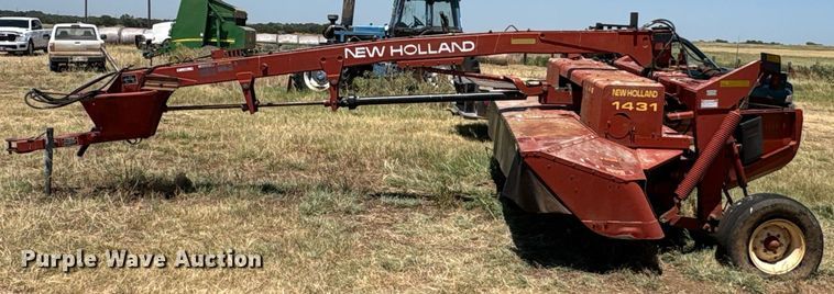 image for item EU0003 2004 New Holland 1431 swather swather / windrower