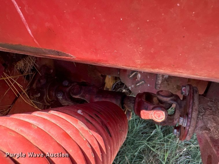 image for item EU0003 2004 New Holland 1431 swather swather / windrower