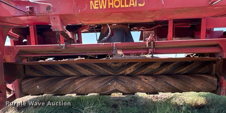 image for item EU0003 2004 New Holland 1431 swather swather / windrower