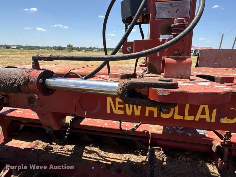 image for item EU0003 2004 New Holland 1431 swather swather / windrower