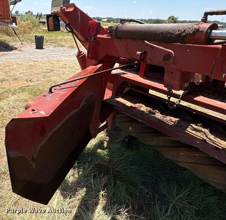 image for item EU0003 2004 New Holland 1431 swather swather / windrower