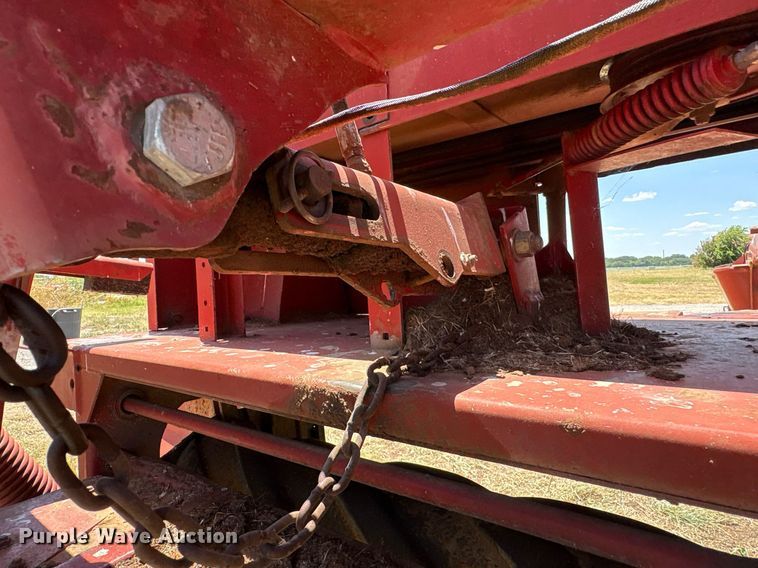 image for item EU0003 2004 New Holland 1431 swather swather / windrower