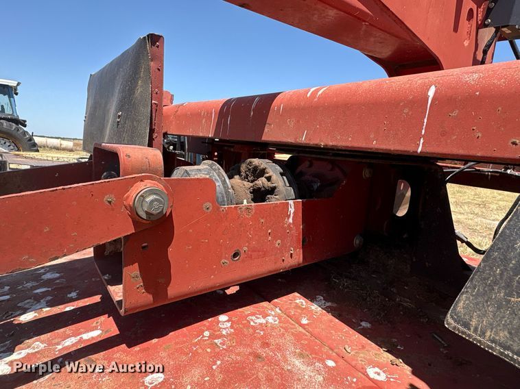 image for item EU0003 2004 New Holland 1431 swather swather / windrower