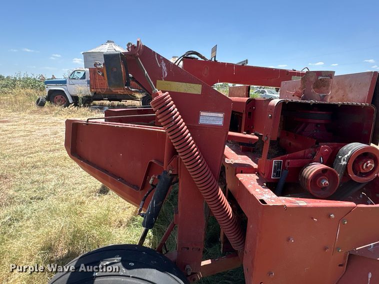 image for item EU0003 2004 New Holland 1431 swather swather / windrower