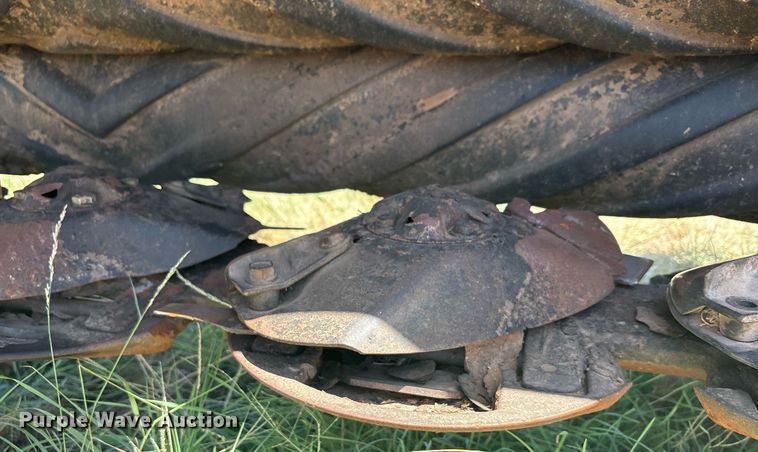 image for item EU0003 2004 New Holland 1431 swather swather / windrower