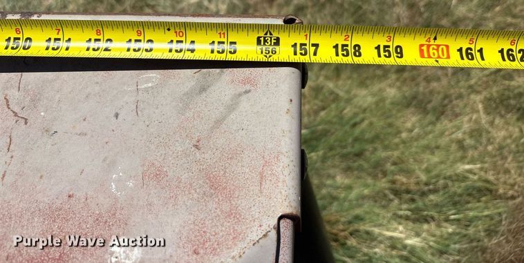 image for item EU0003 2004 New Holland 1431 swather swather / windrower