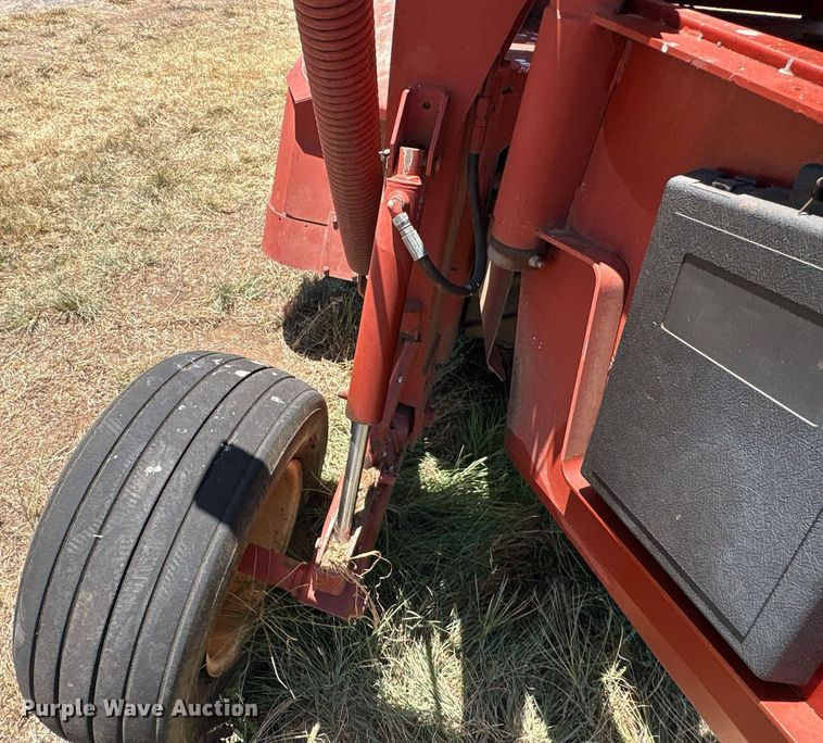 image for item EU0003 2004 New Holland 1431 swather swather / windrower