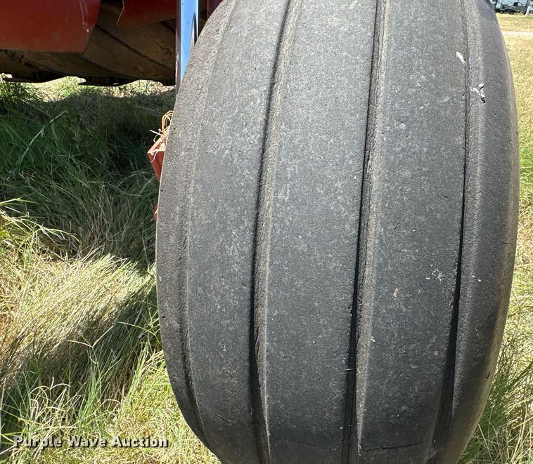 image for item EU0003 2004 New Holland 1431 swather swather / windrower