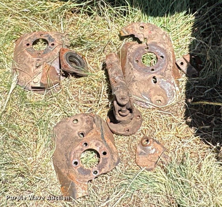 image for item EU0003 2004 New Holland 1431 swather swather / windrower