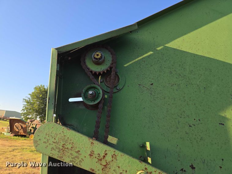 image for item EU3514 John Deere 510 Round baler