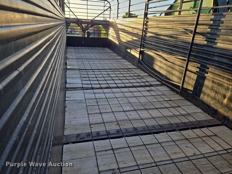 image for item EU3515 Livestock trailer