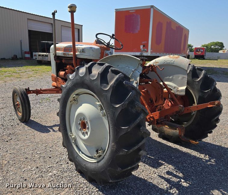 image for item EU3540 Ford 901 tractor