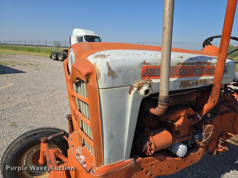 image for item EU3540 Ford 901 tractor