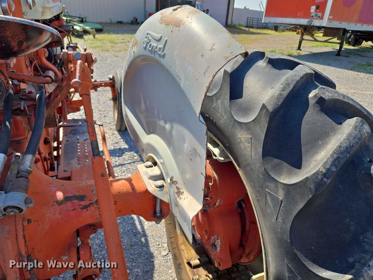 image for item EU3540 Ford 901 tractor