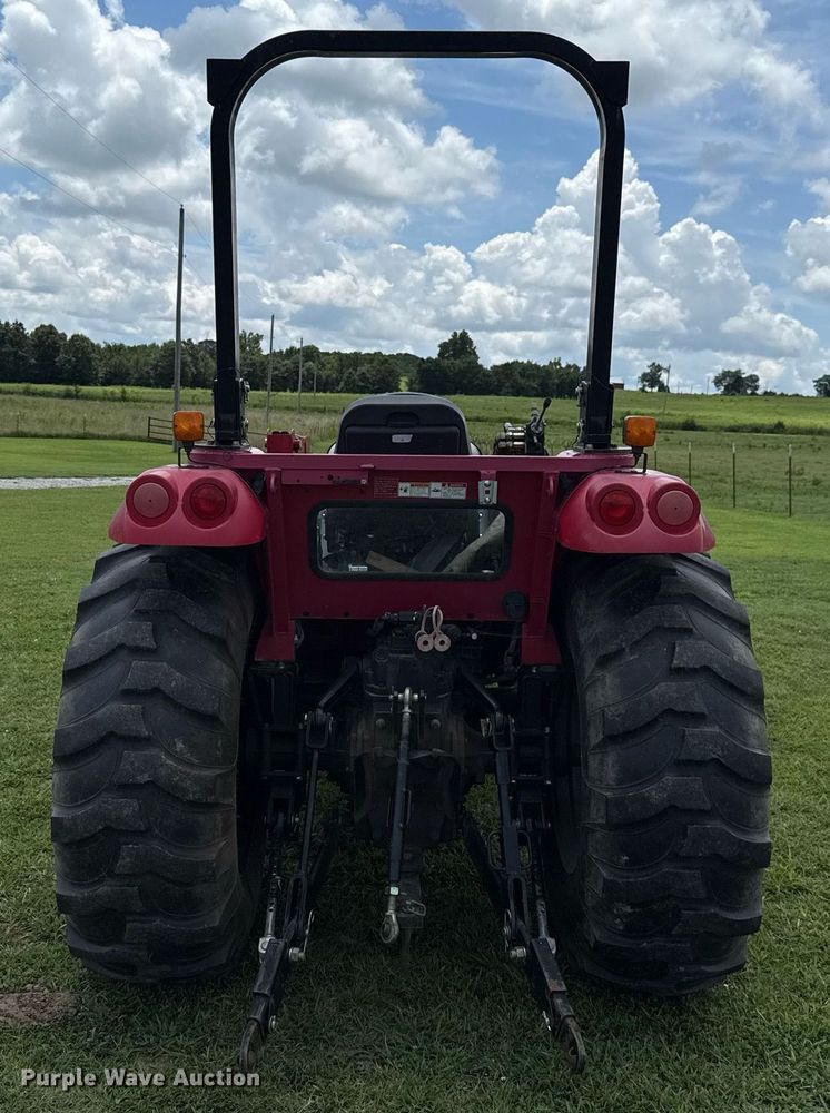 image for item HI9347 2015 Mahindra 2555 HST MFWD tractor