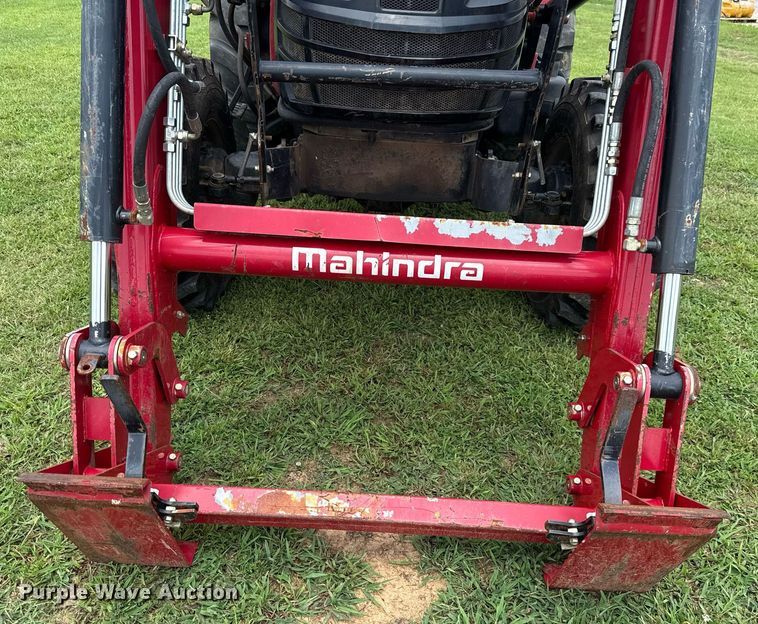 image for item HI9347 2015 Mahindra 2555 HST MFWD tractor