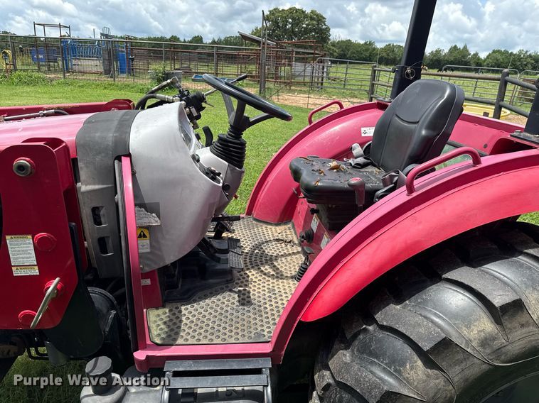 image for item HI9347 2015 Mahindra 2555 HST MFWD tractor