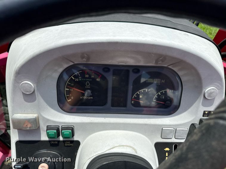 image for item HI9347 2015 Mahindra 2555 HST MFWD tractor