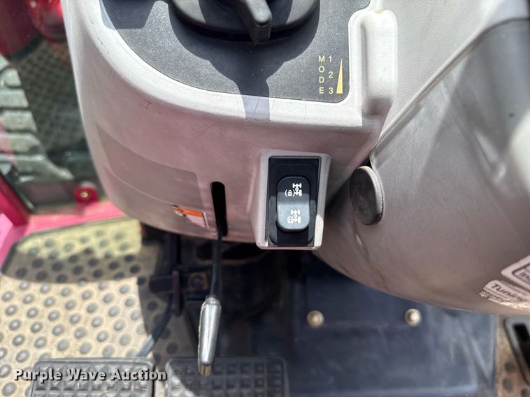 image for item HI9347 2015 Mahindra 2555 HST MFWD tractor