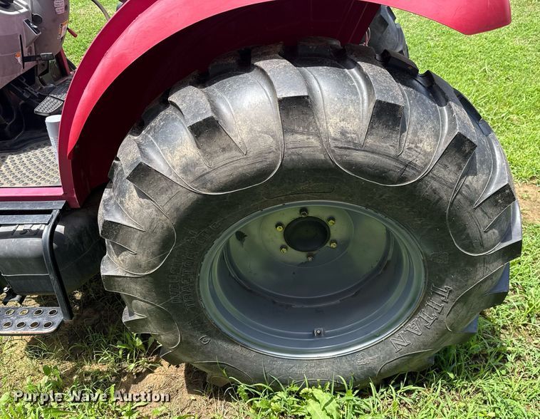 image for item HI9347 2015 Mahindra 2555 HST MFWD tractor