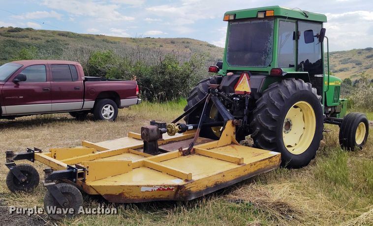 image for item IP9653 2001 John Deere 5310 tractor