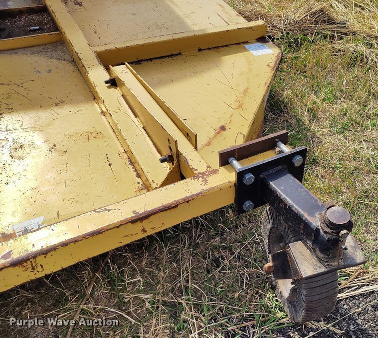 image for item IP9653 2001 John Deere 5310 tractor