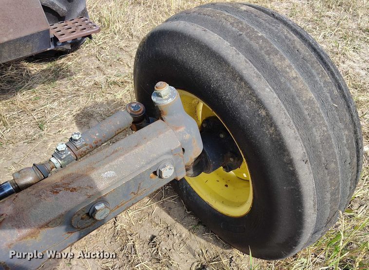 image for item IP9653 2001 John Deere 5310 tractor