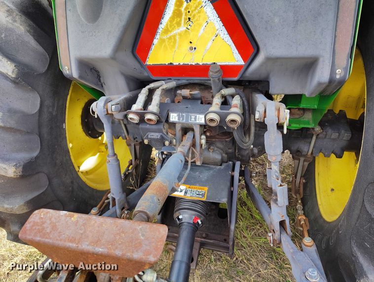 image for item IP9653 2001 John Deere 5310 tractor