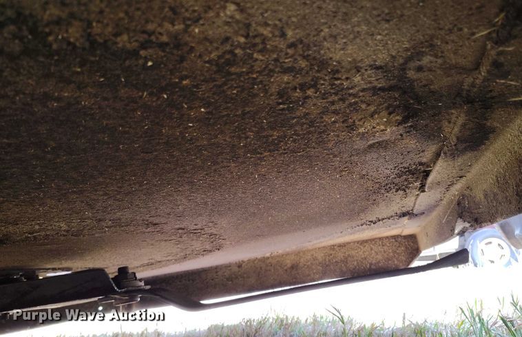 image for item IP9653 2001 John Deere 5310 tractor