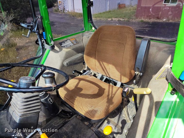 image for item IP9653 2001 John Deere 5310 tractor