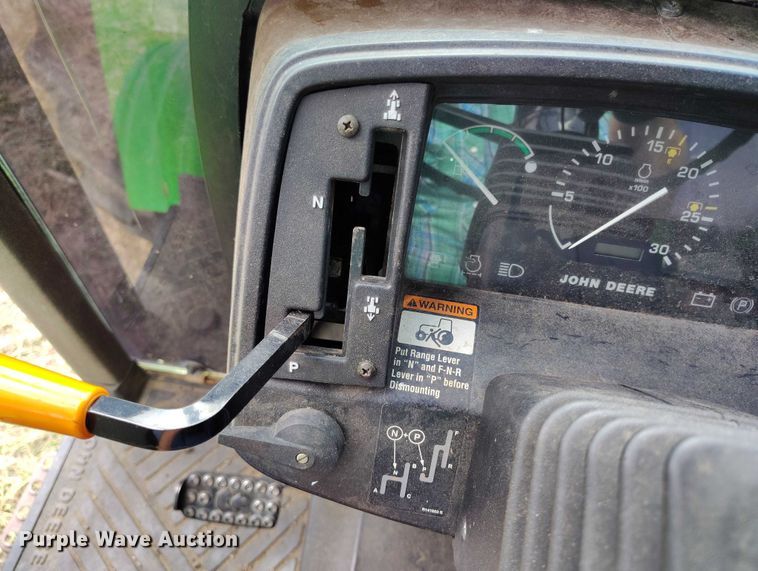 image for item IP9653 2001 John Deere 5310 tractor