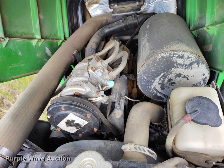 image for item IP9653 2001 John Deere 5310 tractor