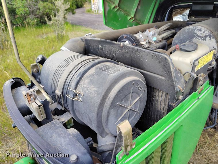 image for item IP9653 2001 John Deere 5310 tractor