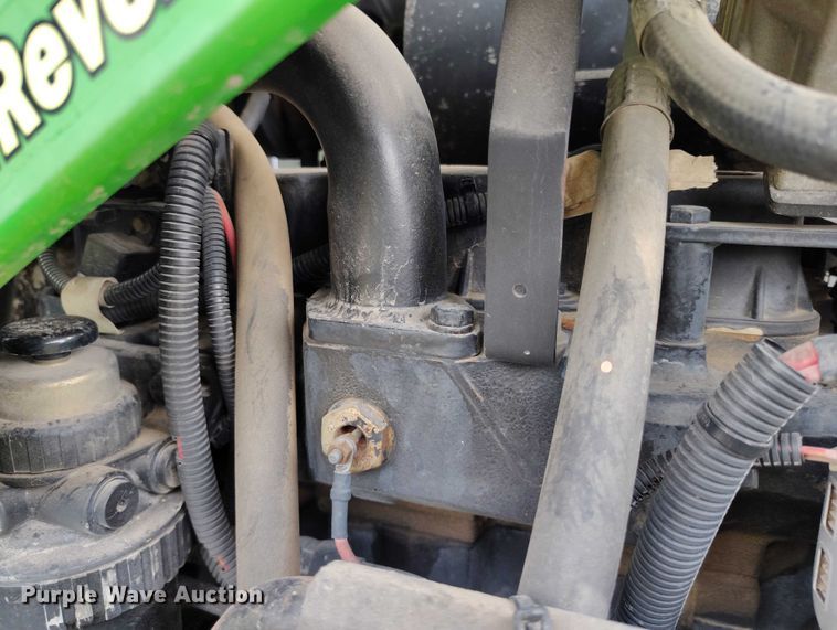 image for item IP9653 2001 John Deere 5310 tractor