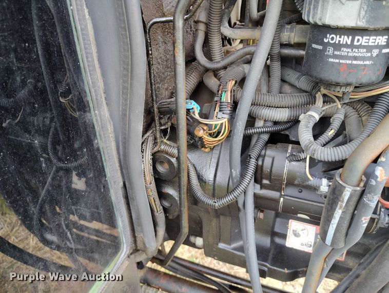 image for item IP9653 2001 John Deere 5310 tractor