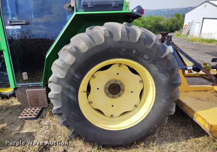 image for item IP9653 2001 John Deere 5310 tractor