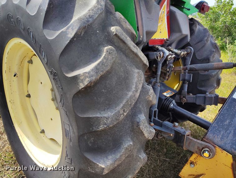 image for item IP9653 2001 John Deere 5310 tractor