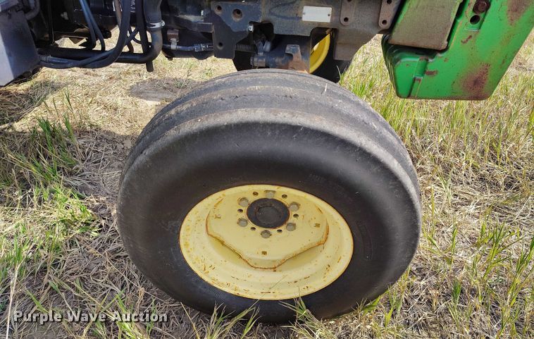 image for item IP9653 2001 John Deere 5310 tractor