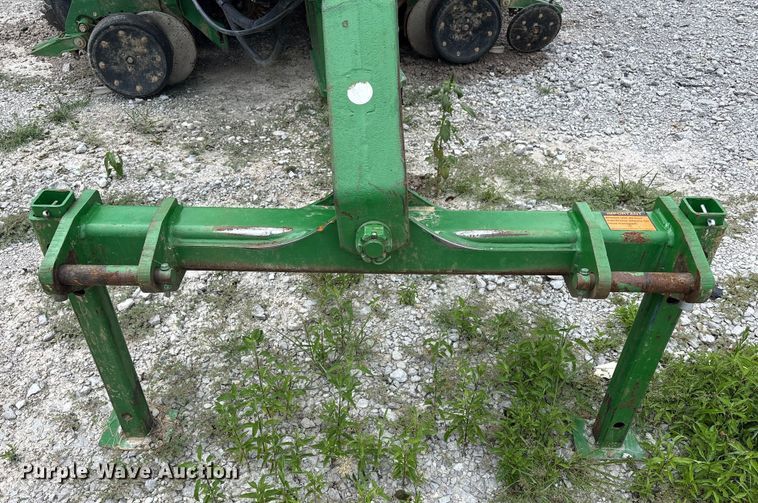 image for item YA0850 2011 John Deere 1790 split row planter
