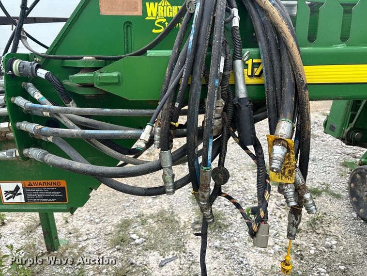 image for item YA0850 2011 John Deere 1790 split row planter