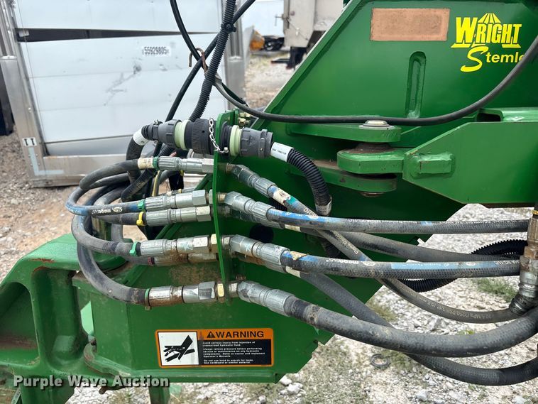 image for item YA0850 2011 John Deere 1790 split row planter