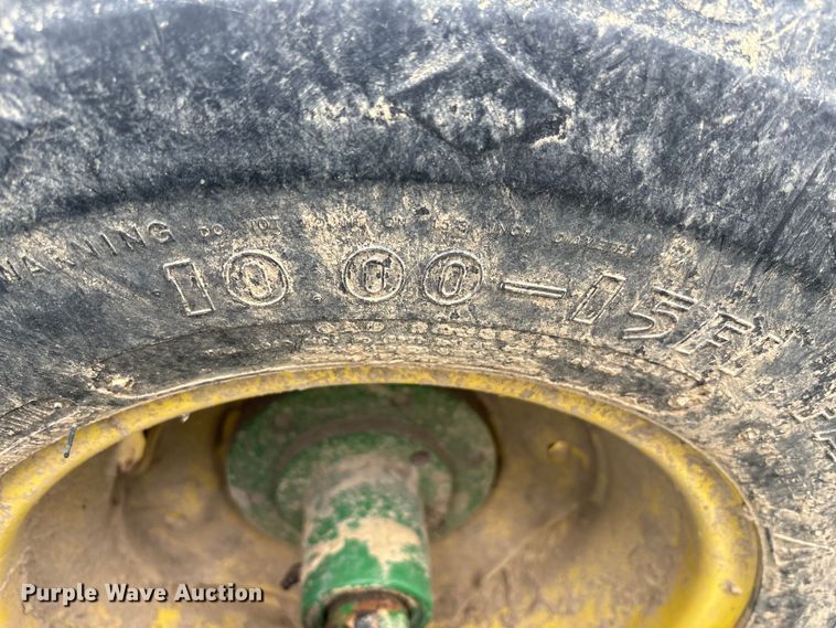 image for item YA0850 2011 John Deere 1790 split row planter