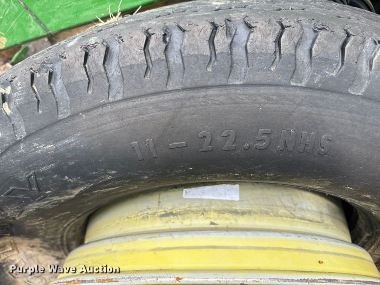 image for item YA0850 2011 John Deere 1790 split row planter