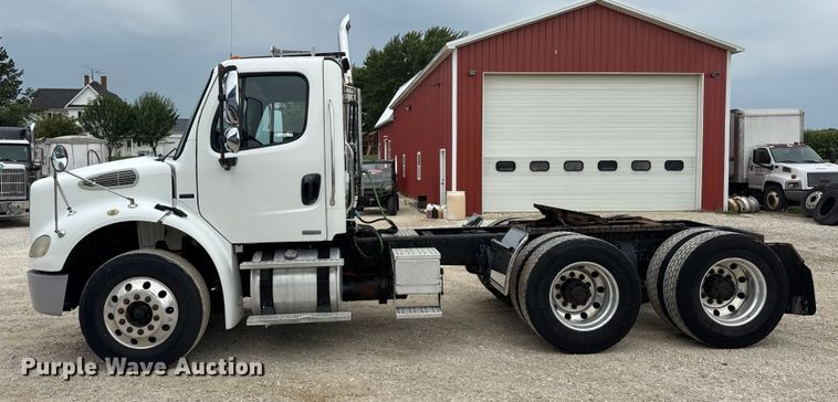 image for item DJ9696 2007 Freightliner M2 semi truck